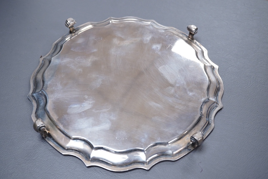 A George V silver salver, by James Deakin & Sons Ltd, Sheffield, 1922, 20.5cm, with pie crust border, on four scroll feet, 11.9oz.